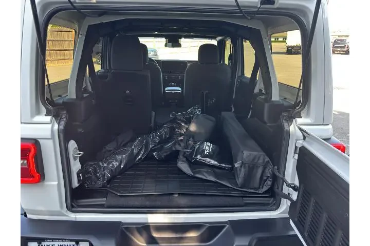 $39934 : Jeep Wrangler 2024 4x4 Sahar image 10