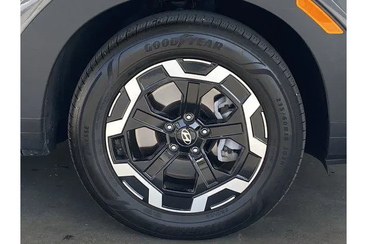 $30991 : Hyundai SANTA FE 2025 SE 4dr image 5