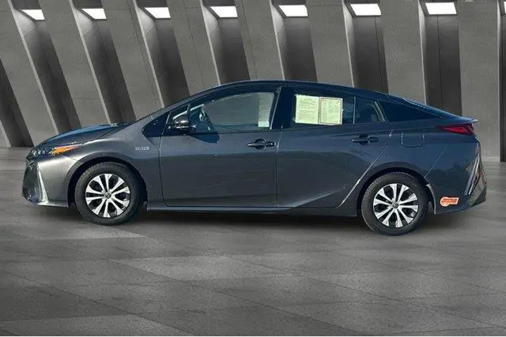 $17800 : Toyota Prius Prime 2020 LE 4 image 8