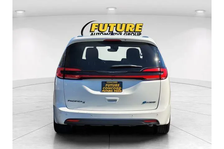 $28888 : Chrysler Pacifica Plug-In Hy image 5