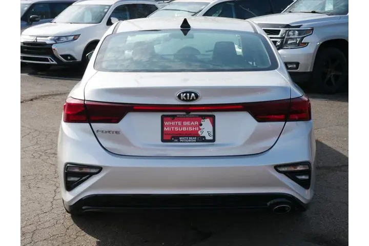 $12496 : Kia Forte 2020 FE 4dr Sedan image 4