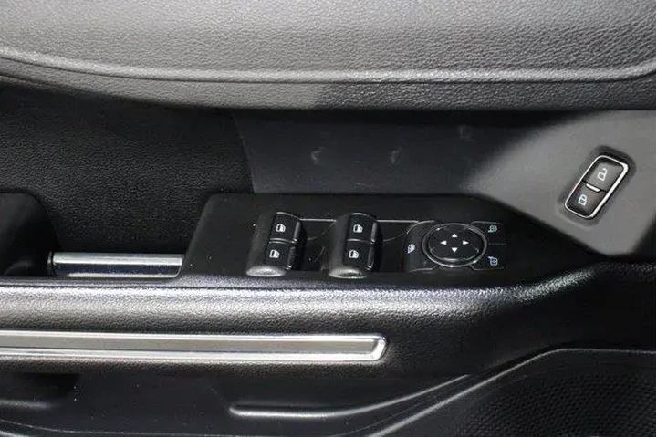 $32889 : Ford Expedition 2021 4x4 XLT image 7