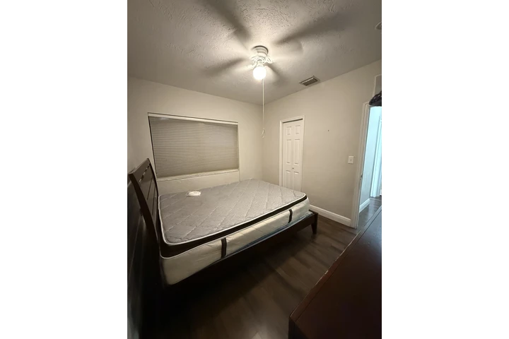 $1500 : Efficiency north Miami image 7