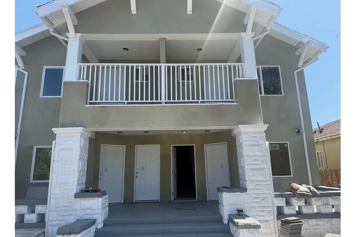 $2155 : 2 Bed Apartment in koreatown image 1
