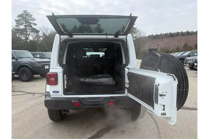 $33995 : Jeep Wrangler 2025 4x4 Sahar image 7