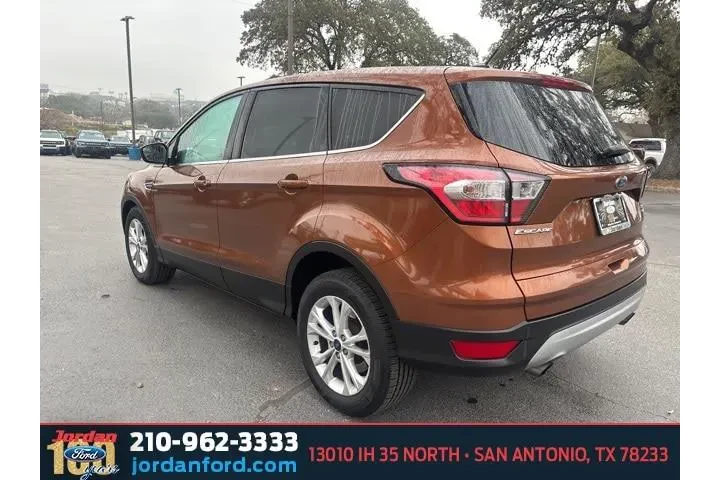 $8596 : Ford Escape 2017 SE 4dr SUV image 4