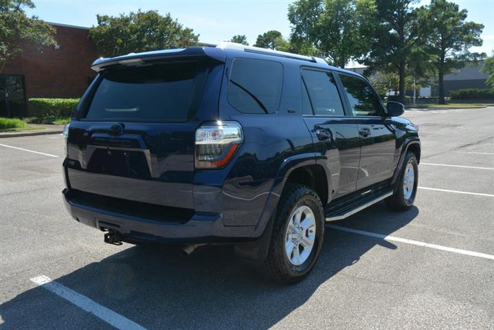 2018 4Runner SR5 Premium image 6