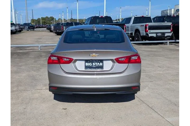 $16495 : Chevrolet Malibu 2023 LT 4dr image 4