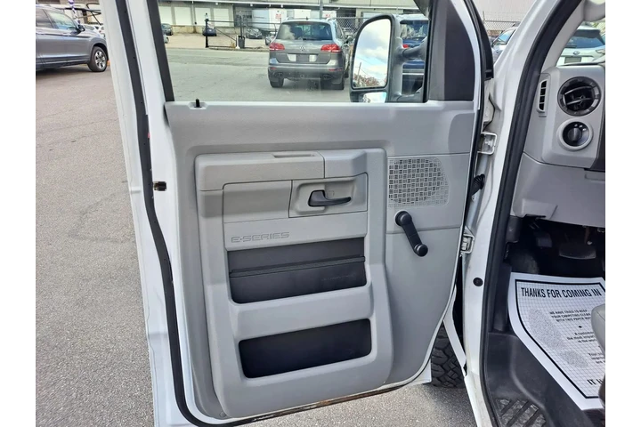$15700 : 2014 FORD E150 CARGO VAN 3D20 image 9