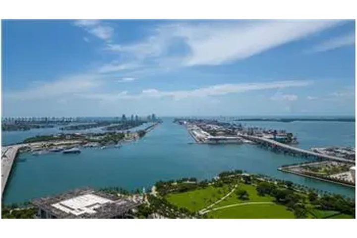 $6900 : Rental property with 2 bedro image 1