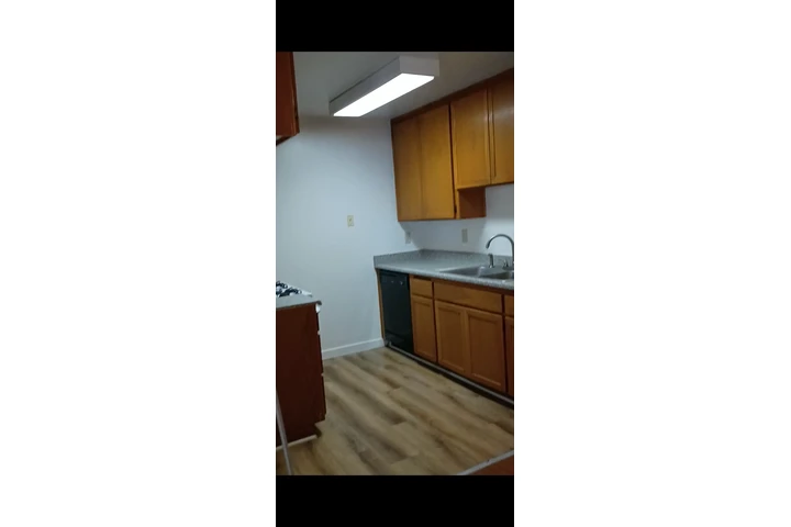 $1150 : Cuarto en renta image 2