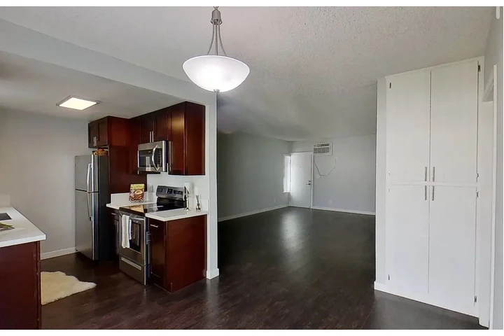 $600 : Apartamentos logan image 4