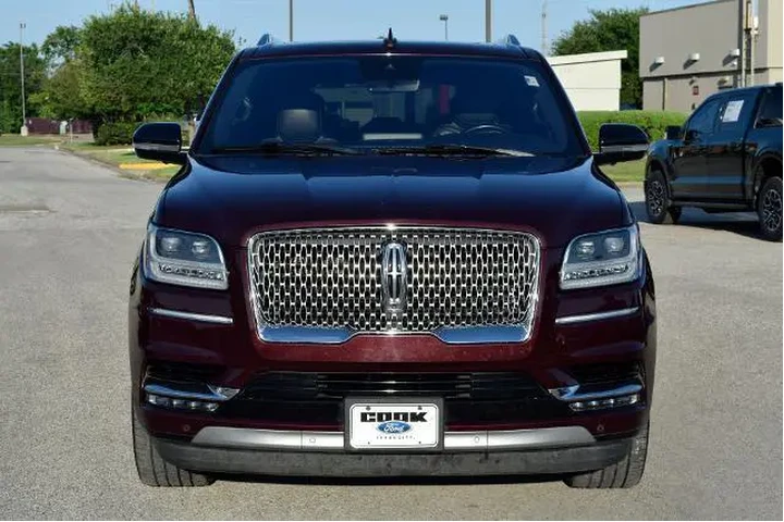 $28925 : Lincoln Navigator L 2019 4x4 image 1