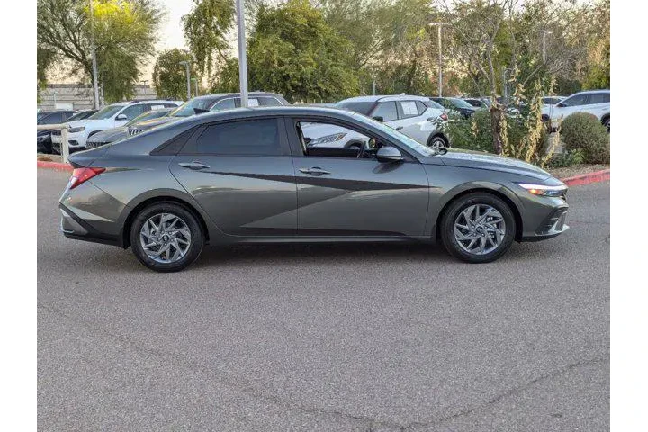 $18990 : Hyundai ELANTRA 2024 SEL 4dr image 3