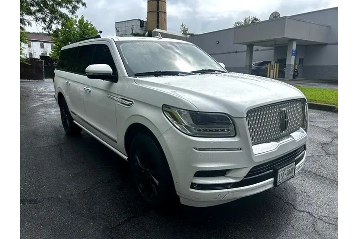 $49500 : 2020 Navigator L Reserve 4WD image 1