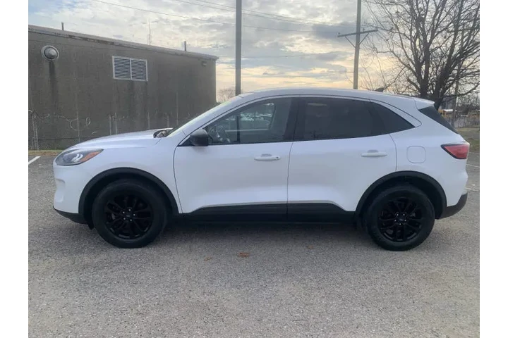 $12995 : 2022 Escape SE image 3