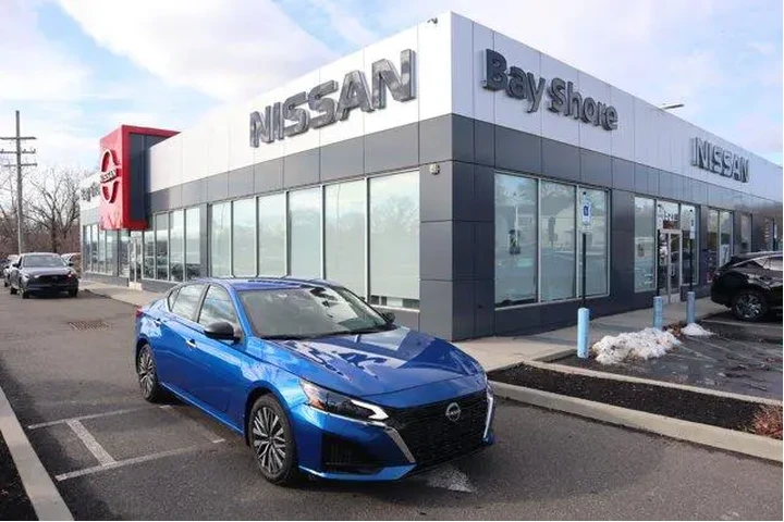 $19502 : Nissan Altima 2025 2.5 SV 4d image 1