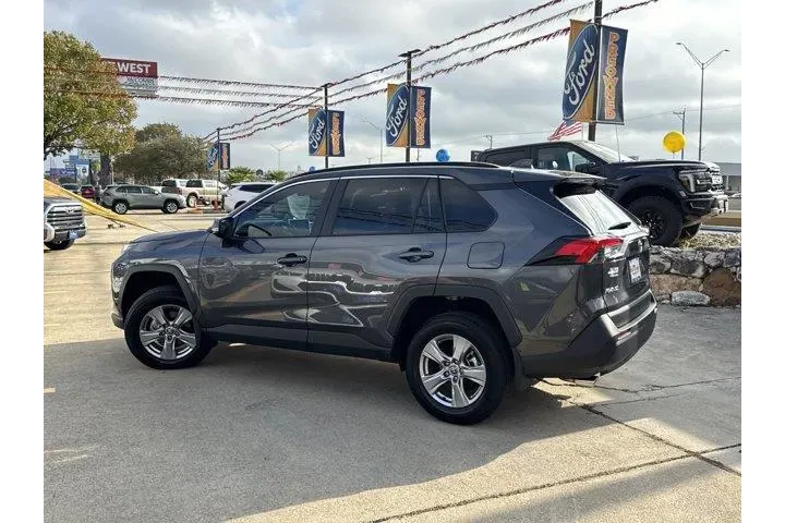 $32989 : Toyota RAV4 2025 XLE 4dr SUV image 10