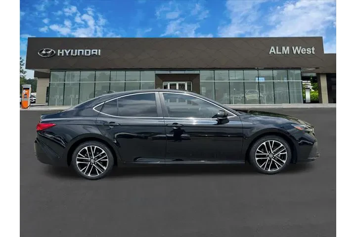 $33420 : Toyota Camry 2025 XLE 4dr Se image 5