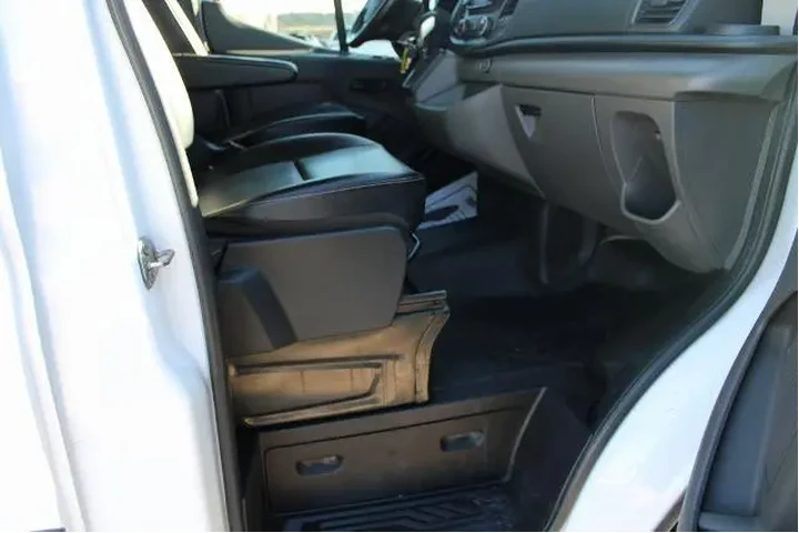 $33700 : Ford Transit 2021 250 3dr SW image 9