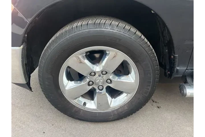 $10470 : Ram 1500 2015 4x4 SLT 4dr Cr image 9