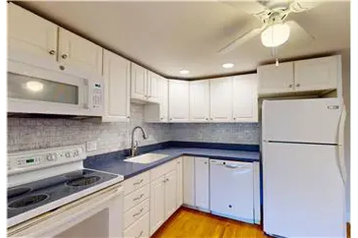 $2500 : Rental property with 2 bedro image 1