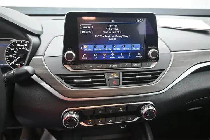 $20945 : Nissan Altima 2025 2.5 SV 4d image 4