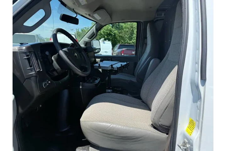 $18995 : 2020 Express 2500 image 10