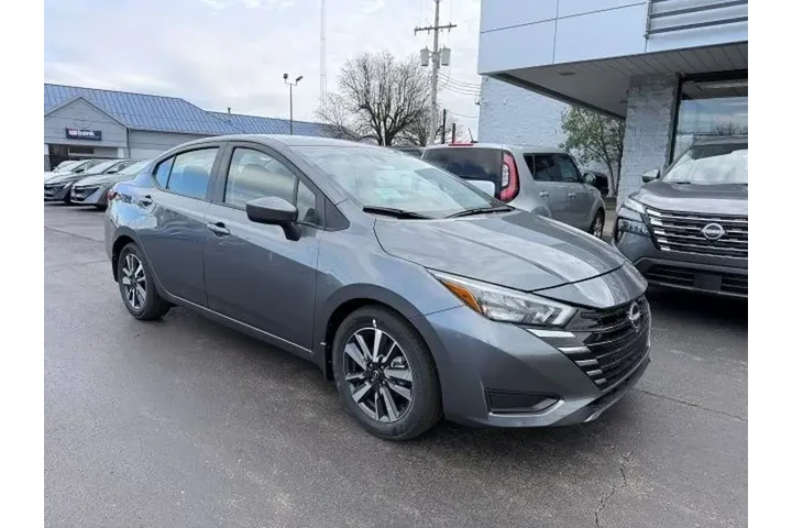$20893 : Nissan Versa 2025 SV 4dr Sed image 5