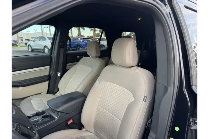 $17511 : Ford Explorer 2018 Base 4dr image 9