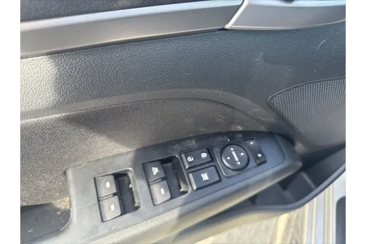 $12999 : Hyundai ELANTRA 2018 Value E image 6