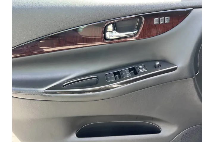 $11500 : 2016 QX50 image 10