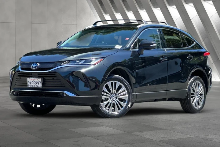 $36900 : Toyota Venza 2024 AWD XLE 4d image 2