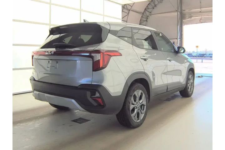 $23499 : Kia Seltos 2026 LX 4dr SUV image 5