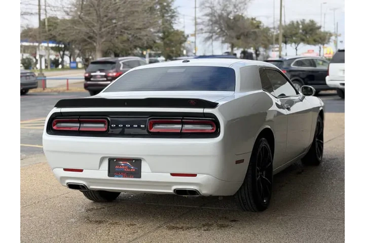 $18999 : 2018 Challenger SXT image 8