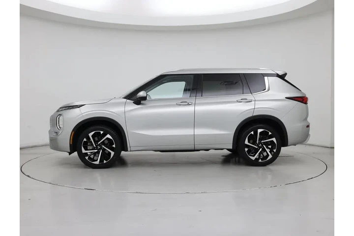 $27998 : Mitsubishi Outlander 2024 SE image 3
