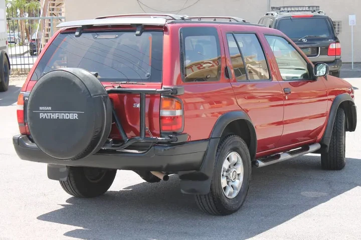 $5995 : 1996 Pathfinder SE image 5