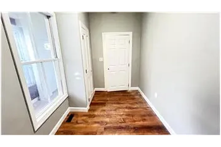 $3200 : Rental property with 3 bedro image 9