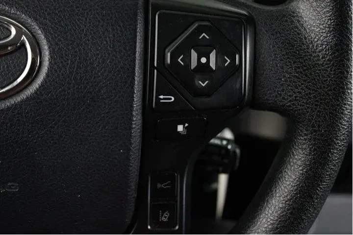 $22951 : Toyota Tacoma 2020 4x2 SR5 4 image 9