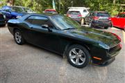 $14999 : 2017 Challenger SXT thumbnail