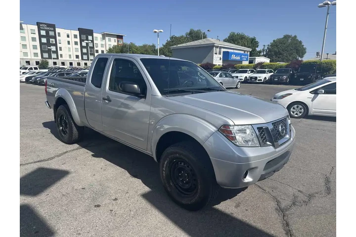 $14995 : 2012 Frontier SV image 5