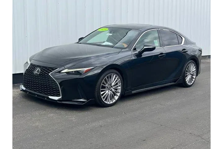 $32994 : Lexus IS 300 2023 4dr Sedan image 2