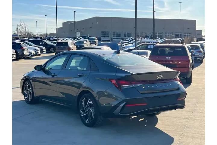 $20800 : Hyundai ELANTRA 2025 SEL Spo image 10