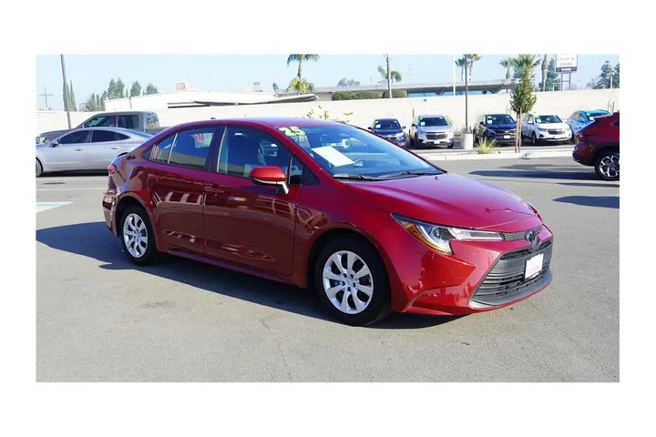 $22700 : 2025 Corolla LE image 4