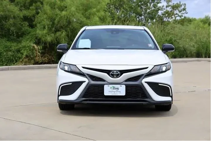 $20935 : Toyota Camry 2022 SE 4dr Sed image 2