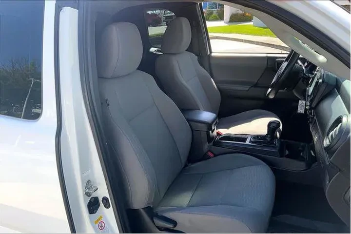 $20985 : Toyota Tacoma 2018 4x2 SR5 4 image 7