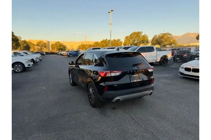 $17900 : Ford Escape 2022 SE 4dr SUV image 4