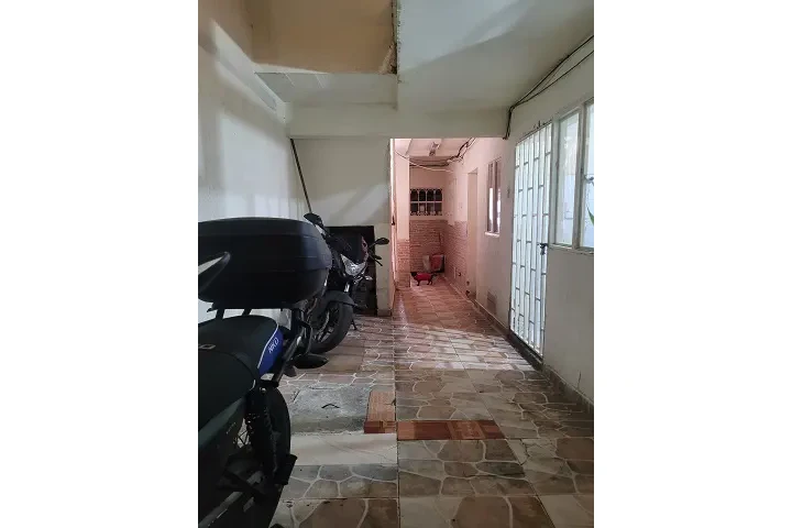 $570000000 : Venta Casa  241 mts b. iNGLES image 2