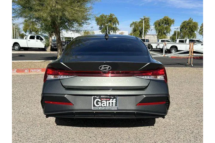 $18778 : Hyundai ELANTRA 2024 SE 4dr image 7