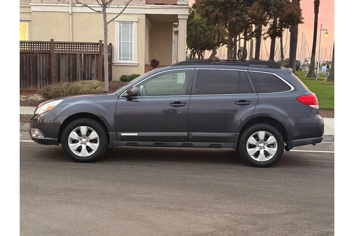 $9988 : 2010 Outback Ltd image 9